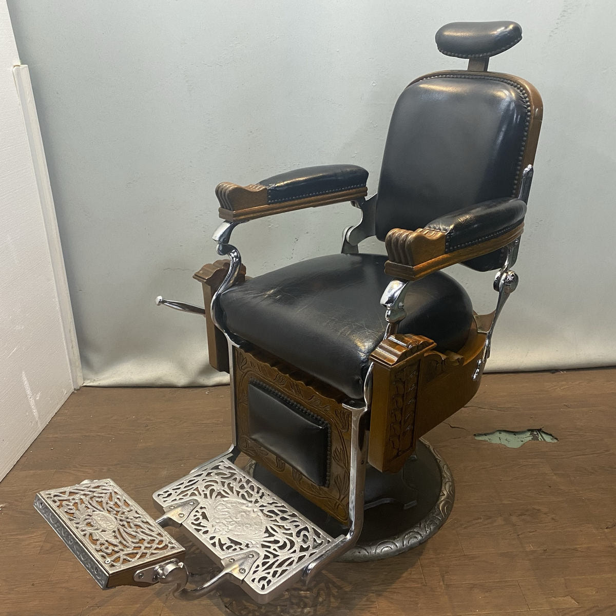 大正時代の理容椅子 YOROZUYA TOKYOの卸・通販 | ビューティガレージ