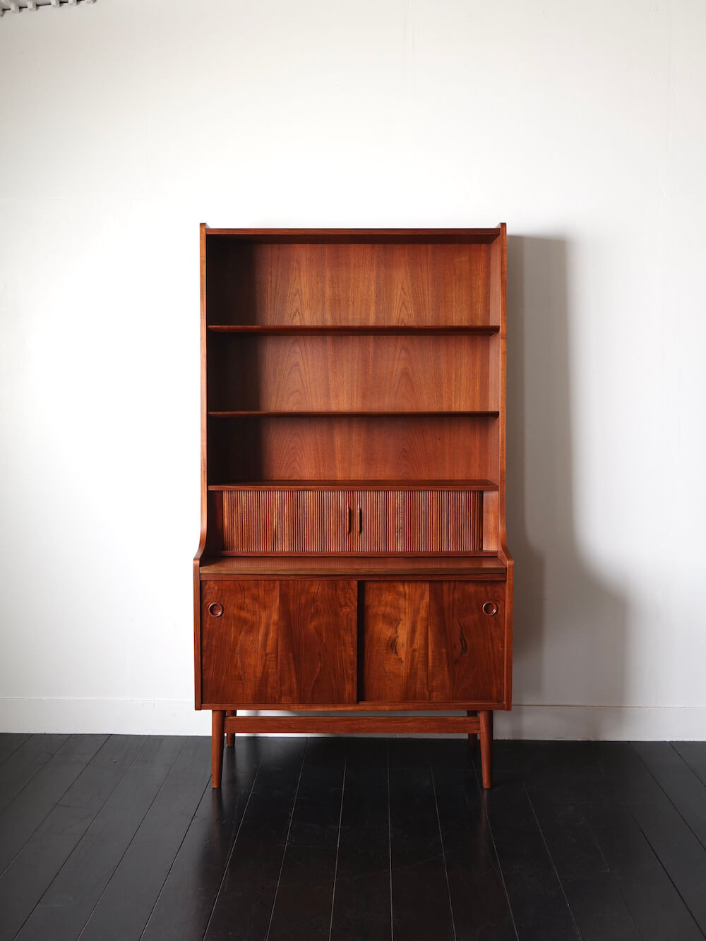 Bellbet | Teak book shelf by Johannes Sorth for Bornholms