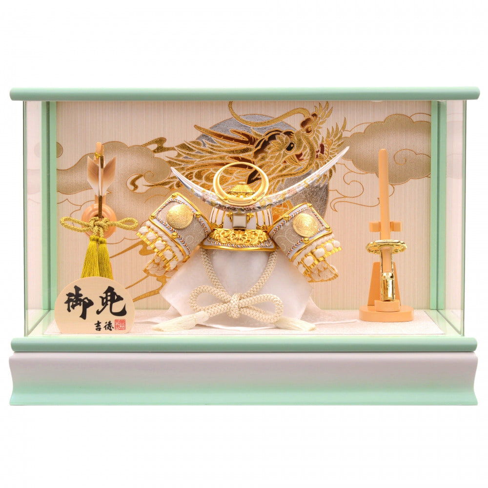 五月人形】兜飾り ケース飾り「上杉謙信白グリーンぼかしアクリル