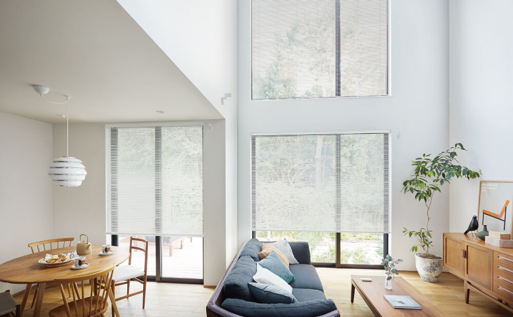 もっと快適で安全に。電動ロールスクリーン（ブラインド）のある暮らし