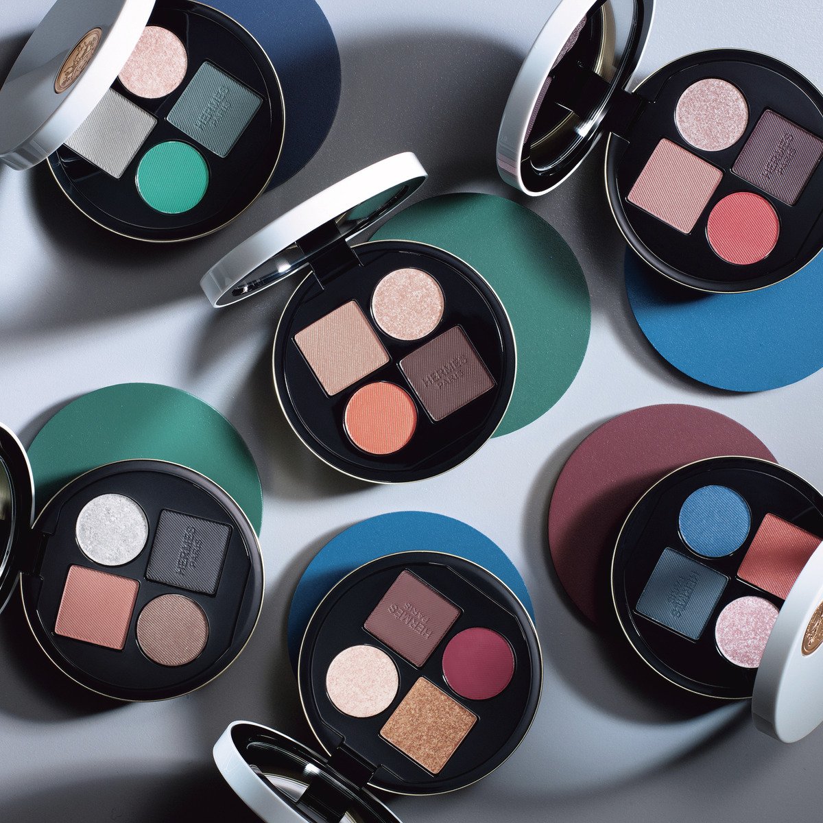 エルメスのアイシャドウで宿す、奥に秘めたる強さ｜美的GRAND | 美的.com