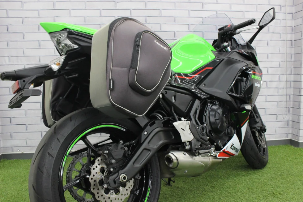 カワサキ NINJA650 ABS（ニンジャ） 長旅にはこの車両を!!カワサキ純正
