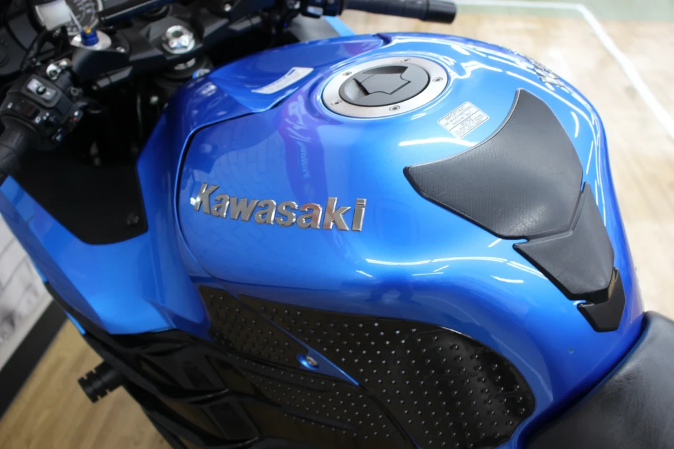 カワサキ ZX-14R ABS 2012モデル ベビーフェイスバックステップ