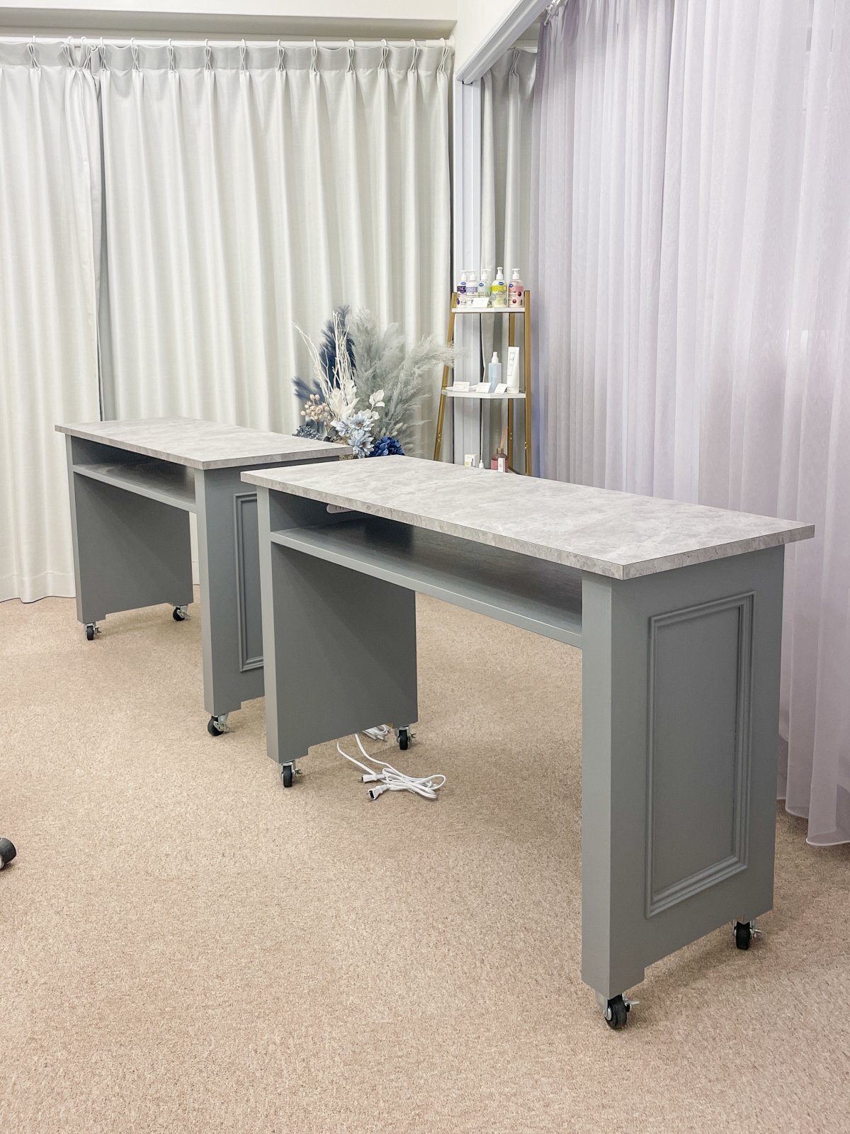 キャスター付きのネイルテーブルW1200特注サイズ大理石やモルタル柄