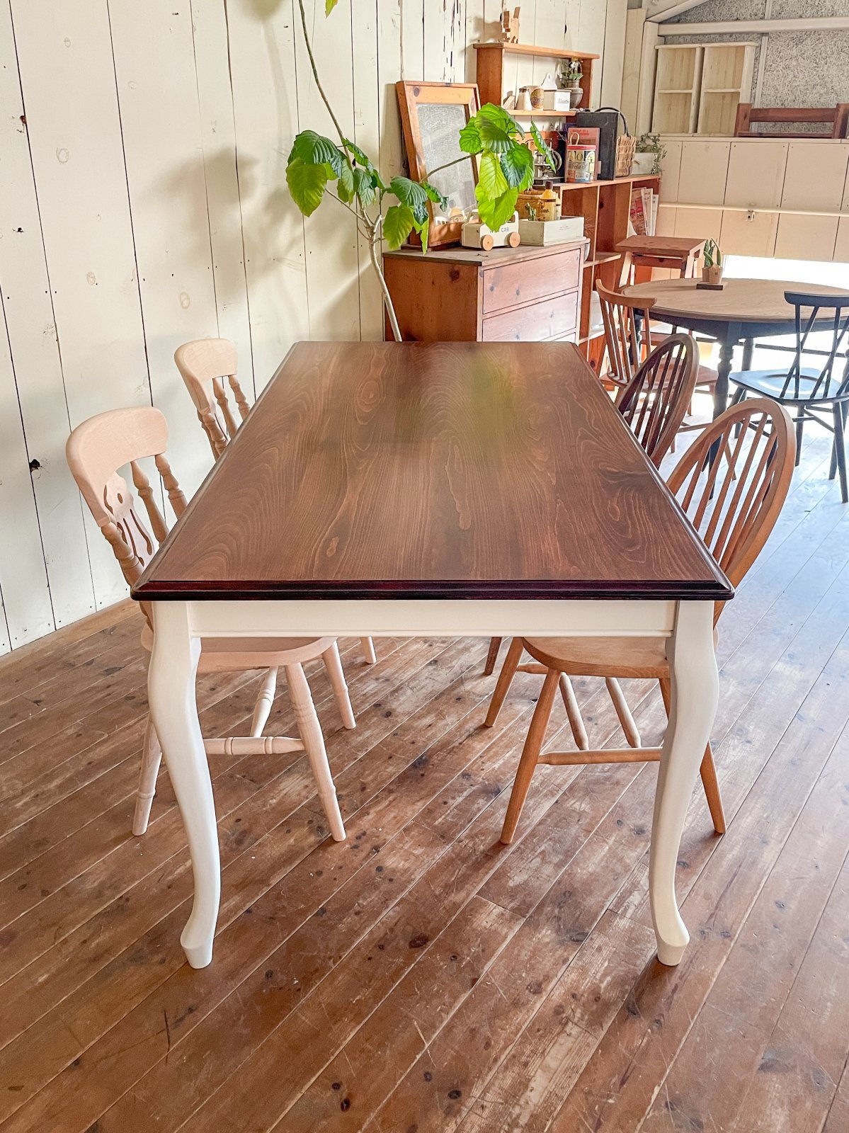 猫足テーブルネコ脚ダイニングテーブルのオーダーメイド専門@大阪東京