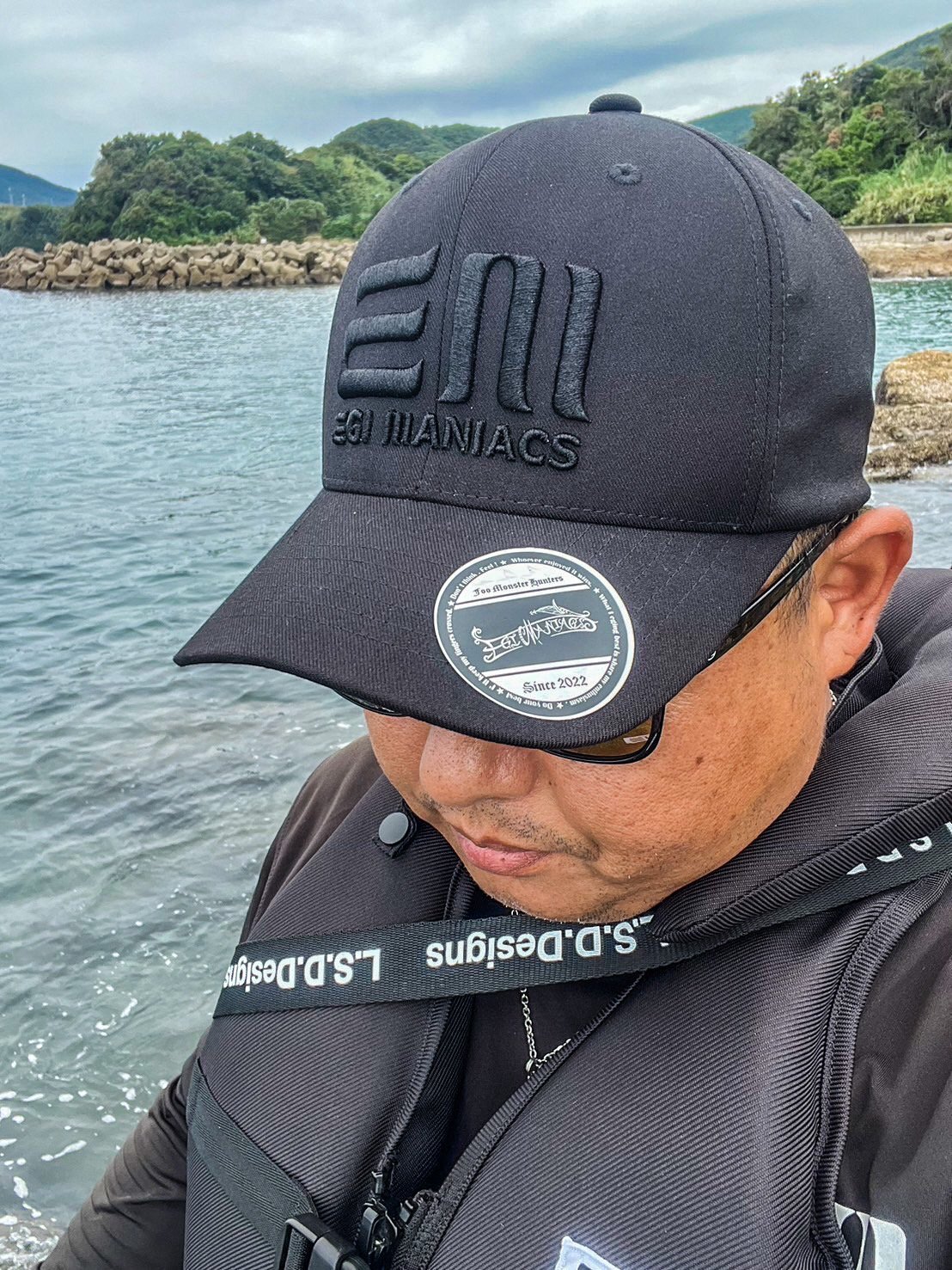 ☆送料無料☆エギマニ EM 3D刺繍/ストレッチキャップ(黒刺繍) - EGI