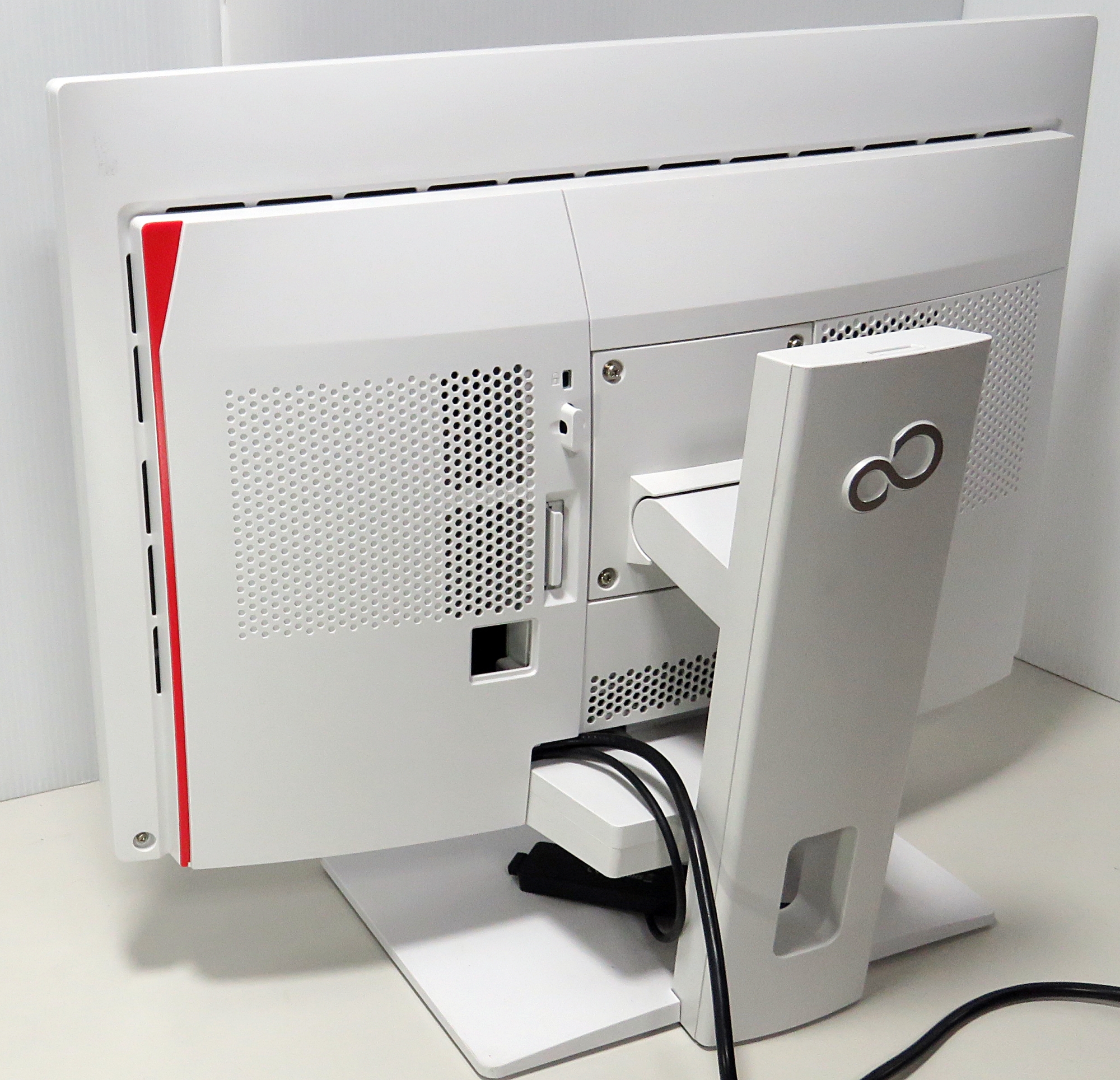 富士通 ESPRIMO K558/T DP2302 のご紹介