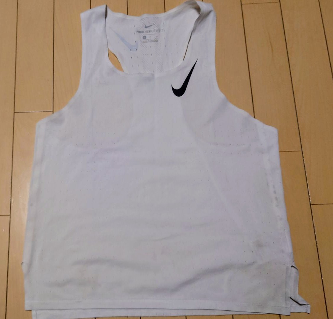 ナイキ エアロスイフト シングレットで走ってみた。【自費購入レビュー
