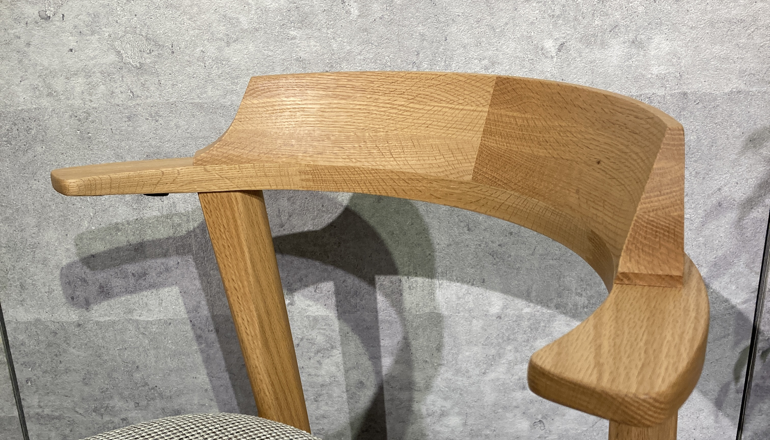 ナガノインテリアの新作チェア「DC355」｜家具・インテリアの