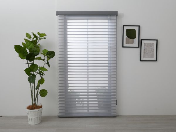 立体調光ロールスクリーンについて | オーダーカーペット・ラグのFROM