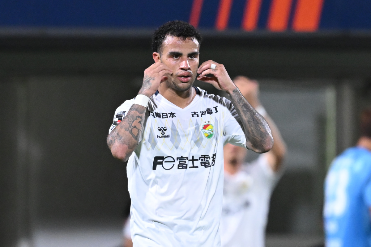 強烈ヘッドを叩き込む！ジェフユナイテッド千葉FWカルリーニョスの