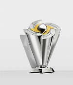 ティファニー“WBCチャンピオントロフィー”侍ジャパンに贈呈、大会MVPの