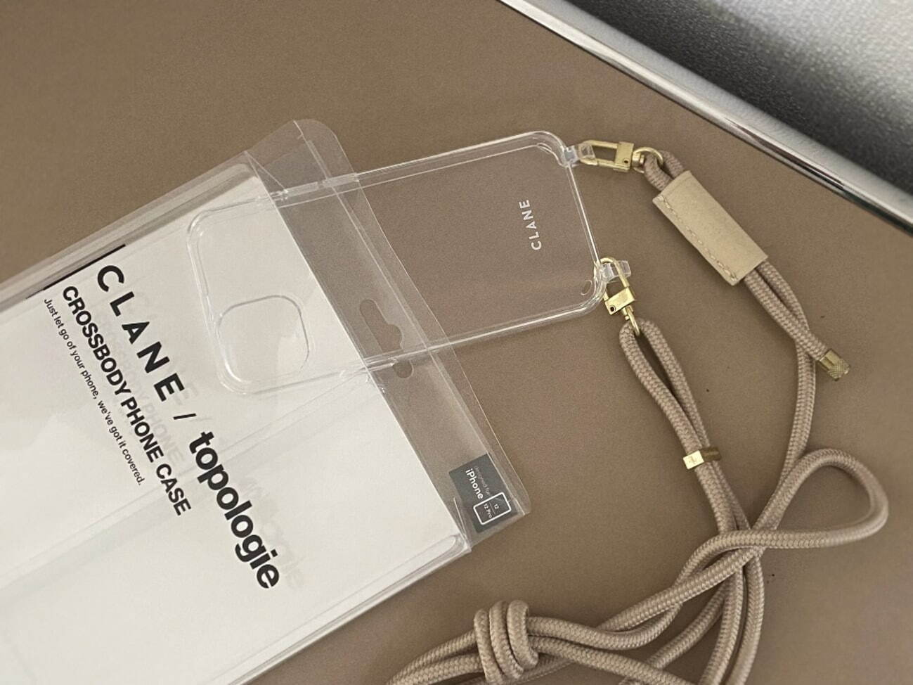 クラネ×トポロジーのiphoneケース、肩掛け可能“ロープ”素材の