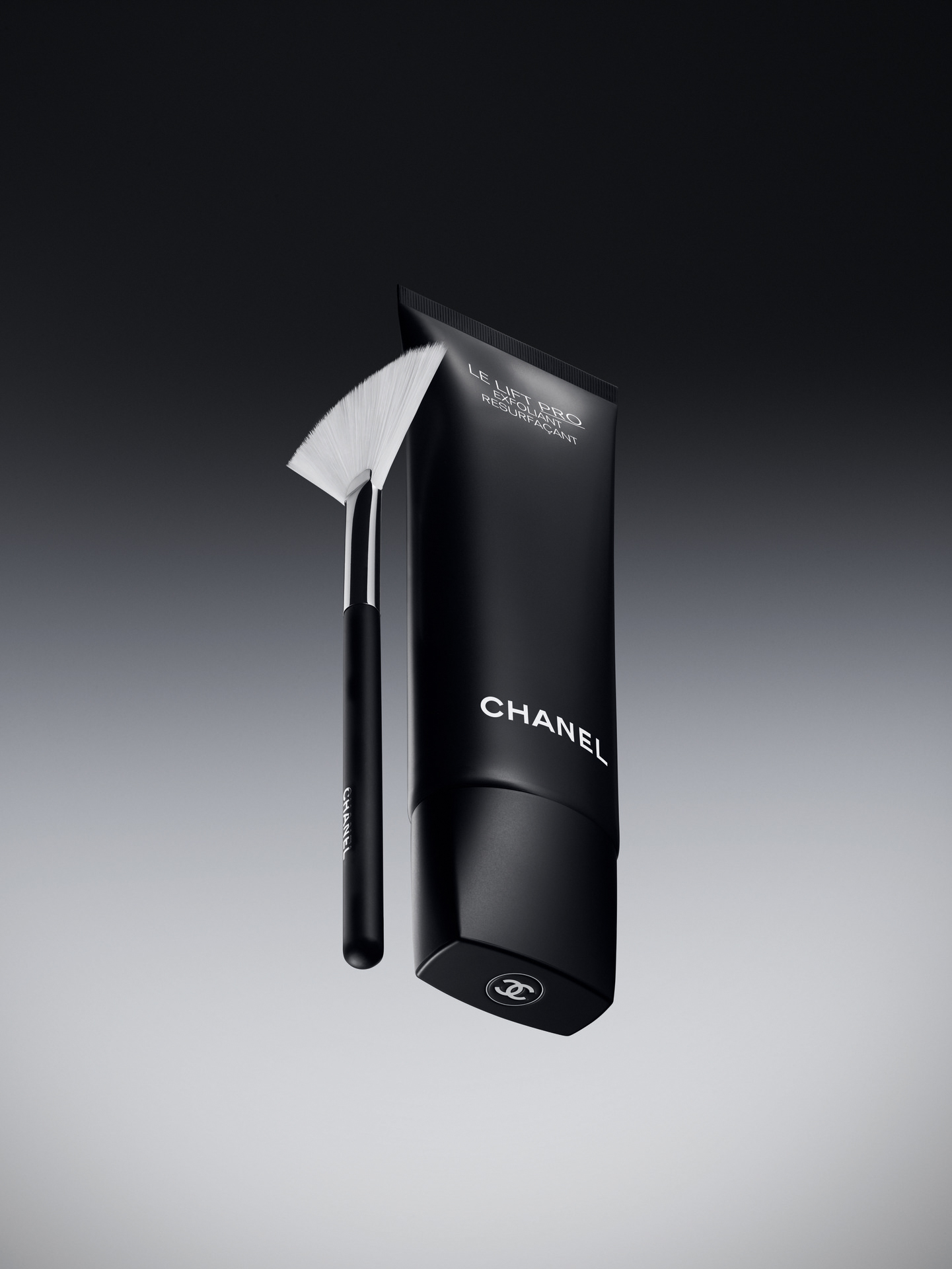 シャネル「LL プロ」シリーズからピールマスクが登場 つるりと均一な肌