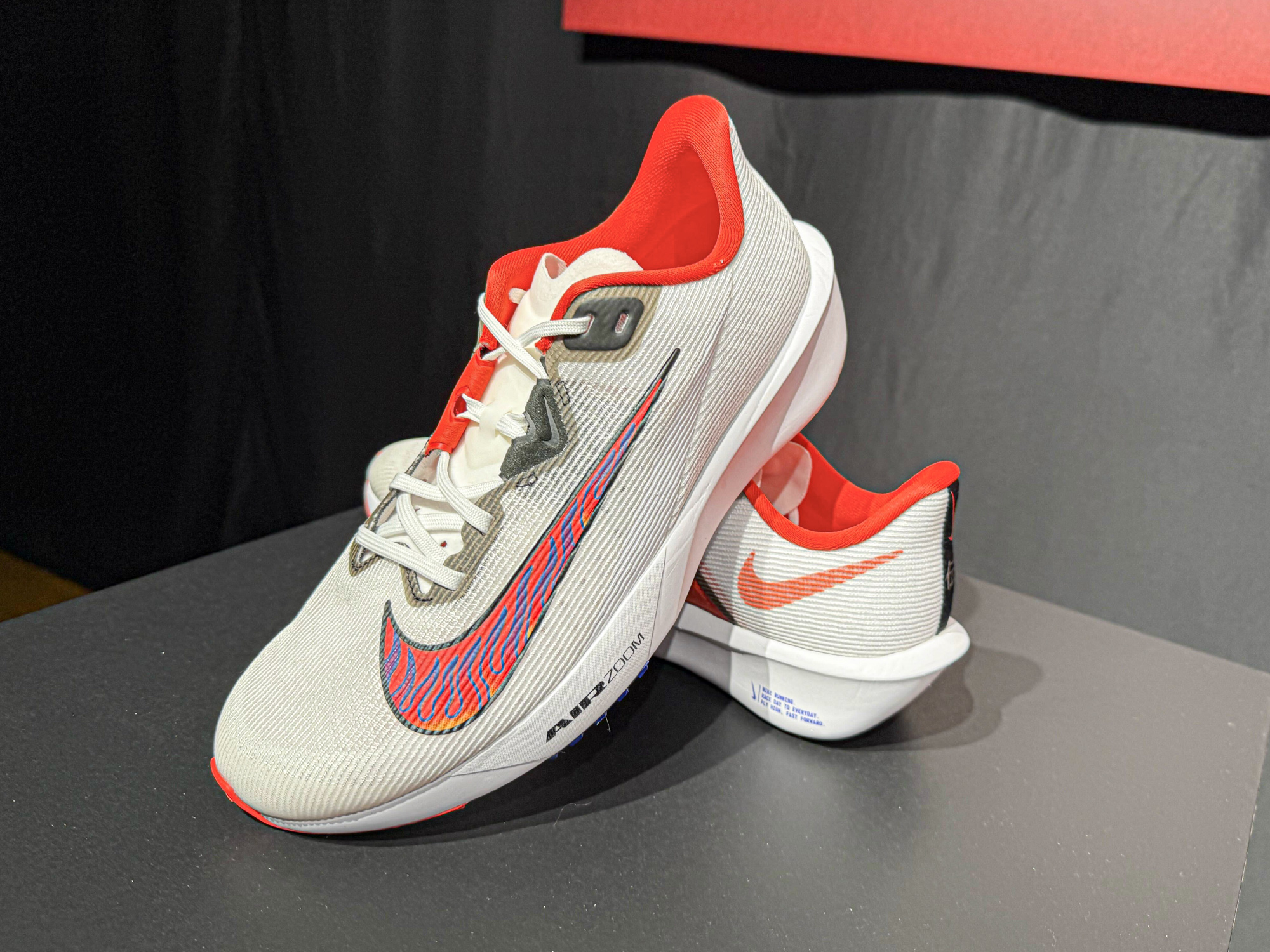 ナイキ「エキデンパック」新作 「ズーム フライ 6」と「ライバル