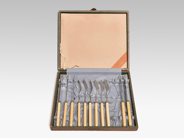 英国 YEOMAN シルバープレート 象牙 カトラリー 11本セット（フォーク