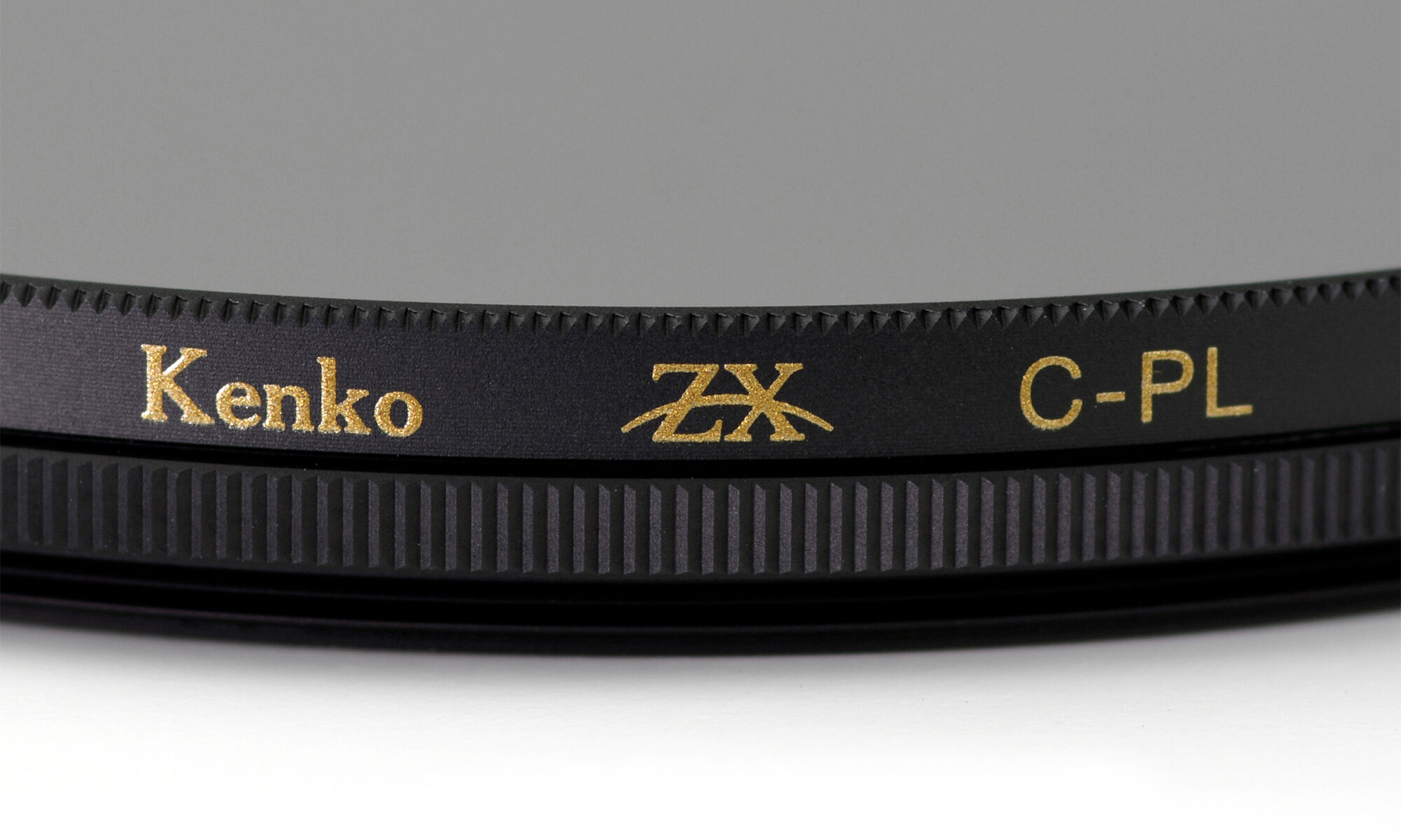 最高のカラーバランスと超高解像を実現した､究極のPLフィルターが