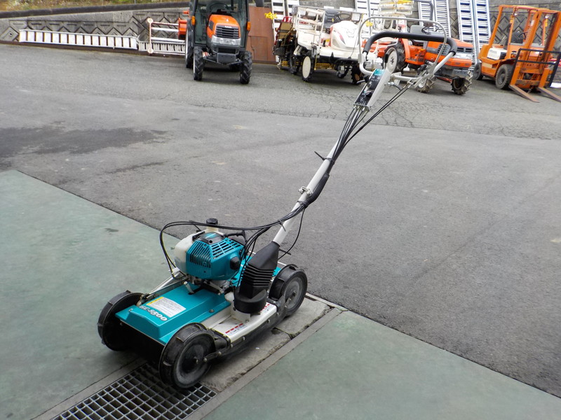 クボタ 斜面草刈機 GC-S500 作業幅50cm 混合ガソリン ホイル式 フリー