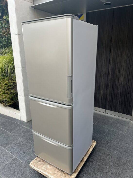 3ドア冷蔵庫（シャープ SJ-W352C-N 2017年）を小平市にて出張査定しま