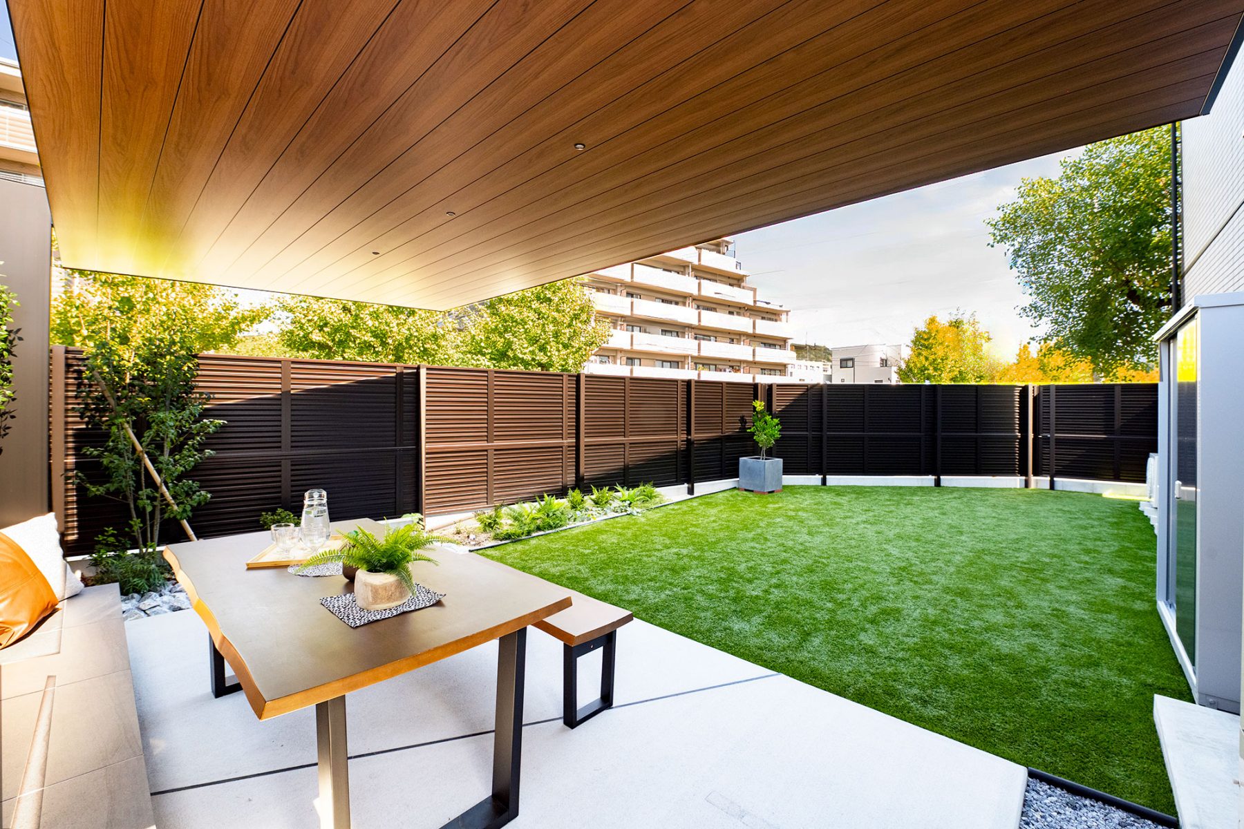 開放的なプライベートガーデンで過ごす家族時間 | 横浜・吉祥寺・福岡