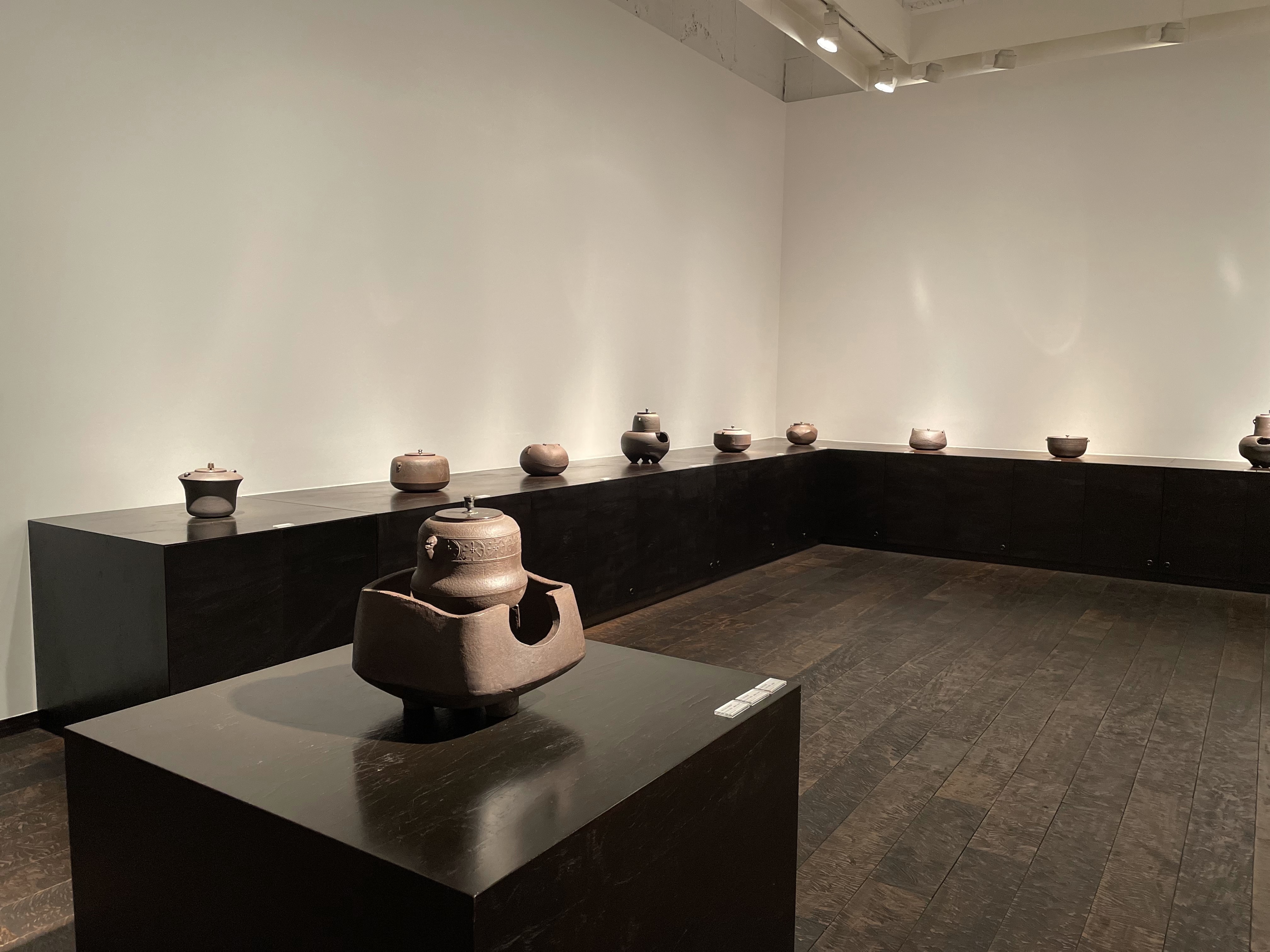 二代 長野垤志 和銑による茶の湯釜 作品展 | 柿傳ギャラリー