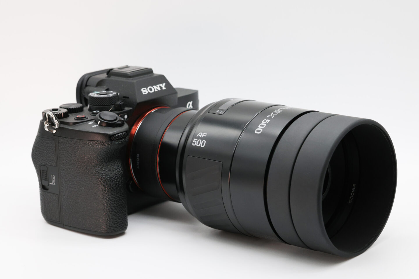 オールドレンズ】オートフォーカスで動くミラーレンズ「ミノルタ AF