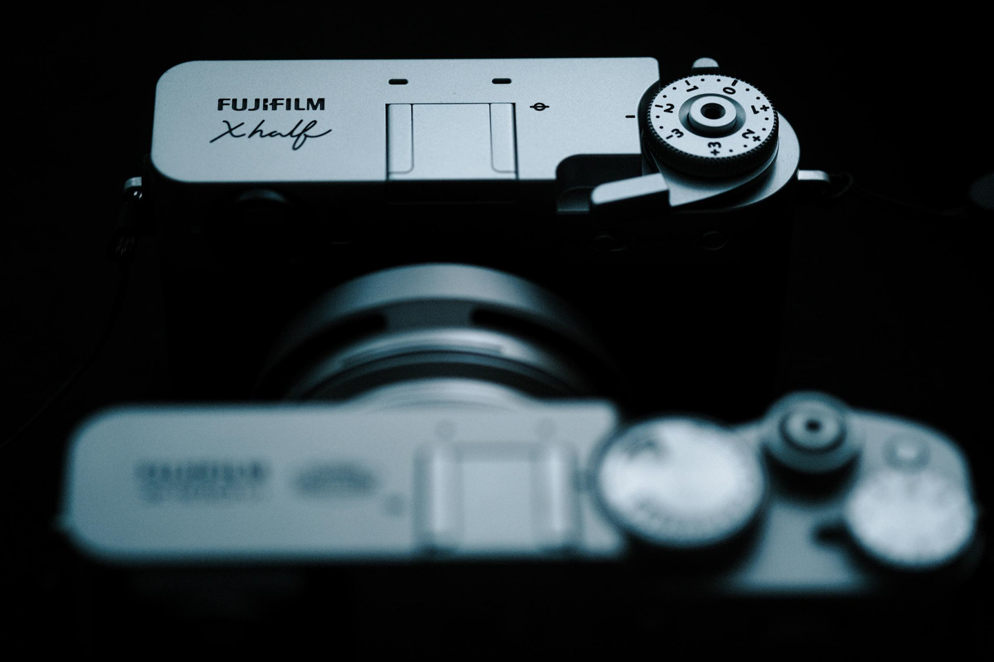 話題の富士フイルム X halfを徹底考察｜サイズは半分、画質は1/4、楽し