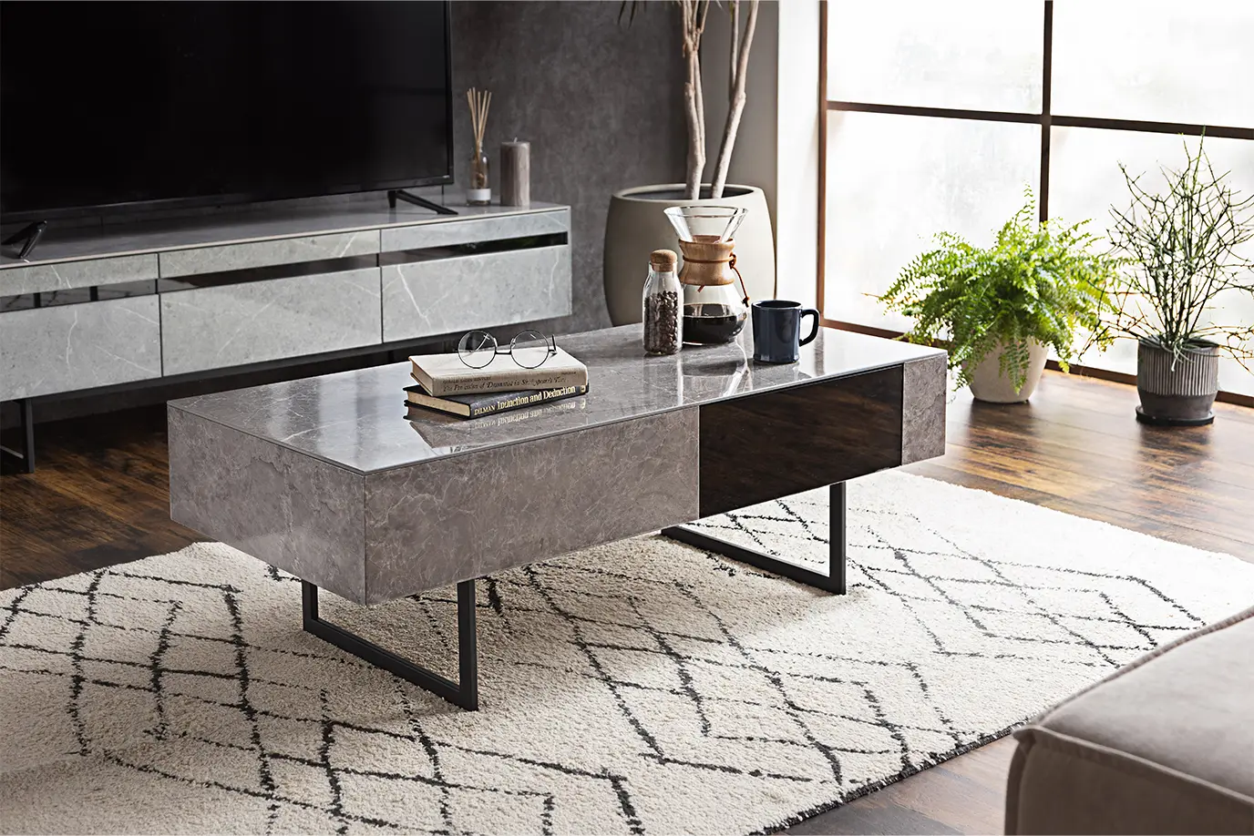 タイルが魅力的なアンティーク・ローテーブル 【公式通販】