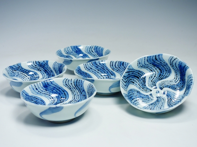 九谷焼窯元 須田菁華 染付 波文小鉢 五客 買取 | 東京世田谷の買取専門