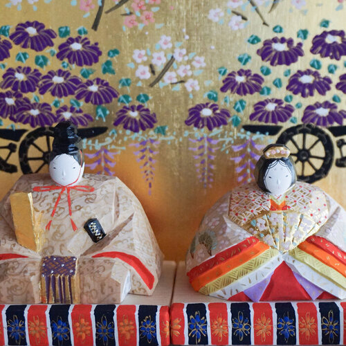 繭／奈良町南観光案内所：奈良一刀彫 荒木義人作 段雛 販売開始の