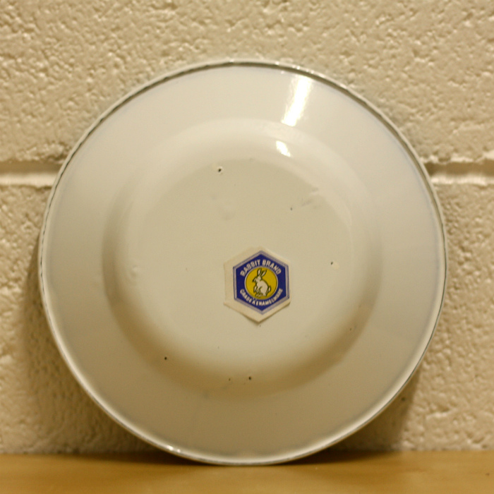 40%OFF 在庫限り】【琺瑯ホーロー】タイ製ホーロー皿 レトロ花柄 白（A