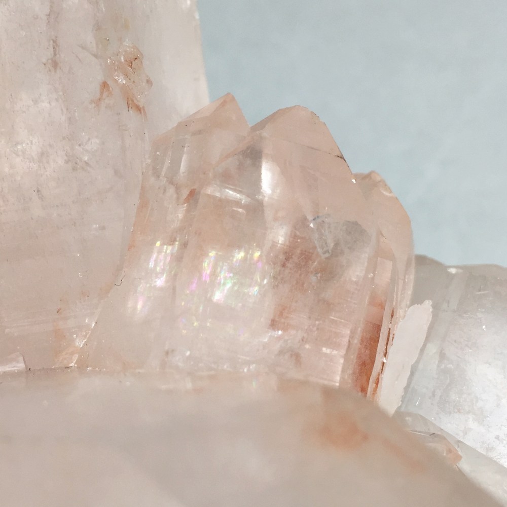 特別価格/高品質・マニカラン産]ヒマラヤ水晶クラスター/原石/淡い