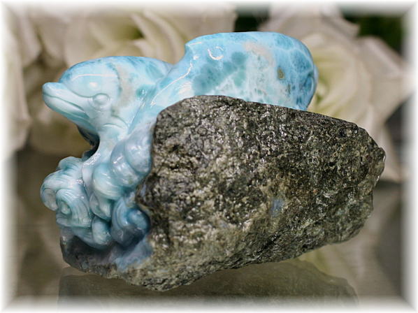 ドミニカ産]ラリマー彫刻イルカ - 埼玉県吉川市の天然石専門店・水晶