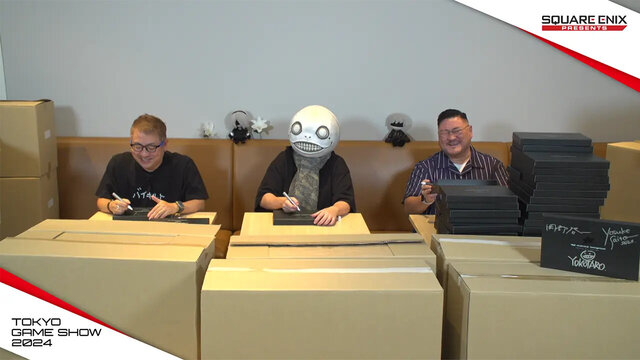 ニーア』開発者がダンボールに囲まれ閉じ込められる…「オーケストラBOX