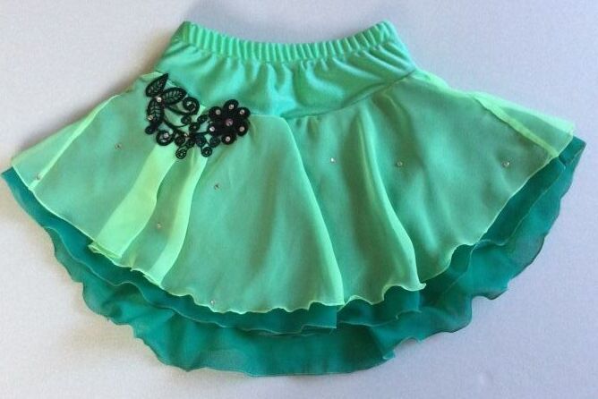 ジョーゼット2段スカートブラックモチーフ（エメラルドグリーン系