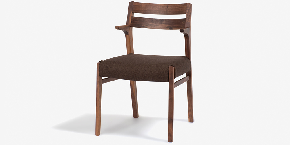 ダイニングチェア（半肘付き）「シネマ」ウォールナット材/PVC