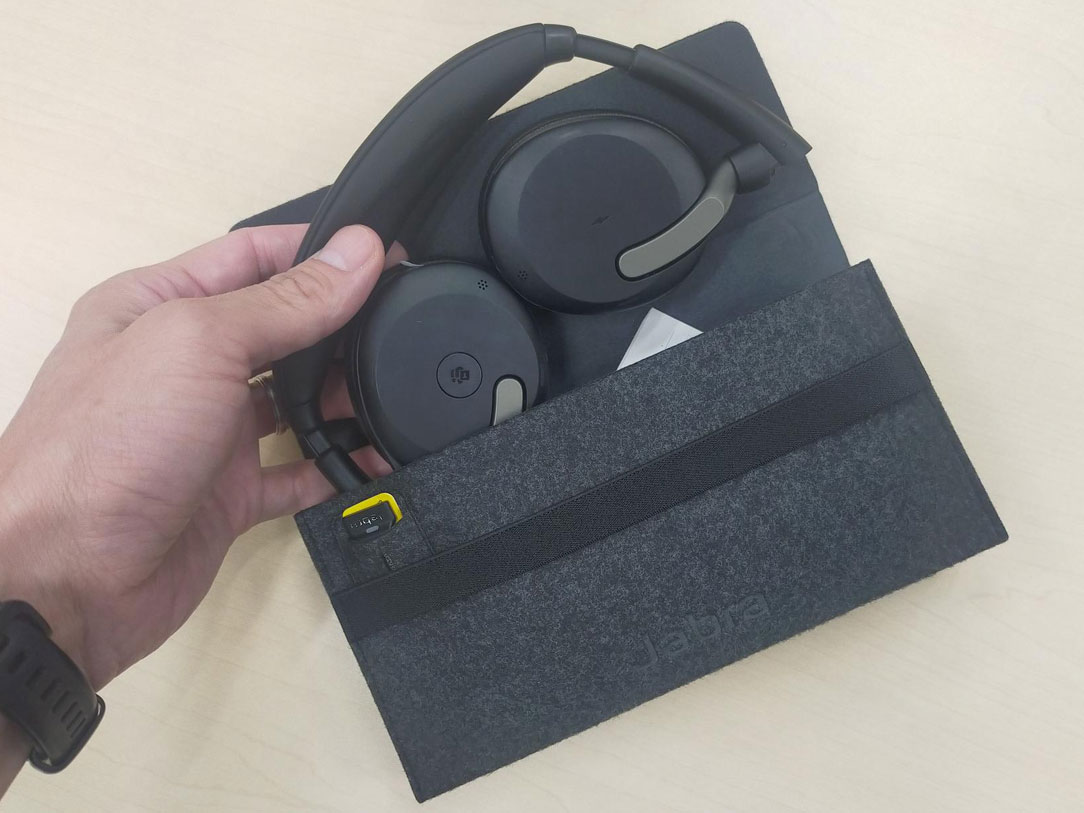 Jabra Evolve2 65 Flex どんな場所にも持ち運んで、快適な会議を実現