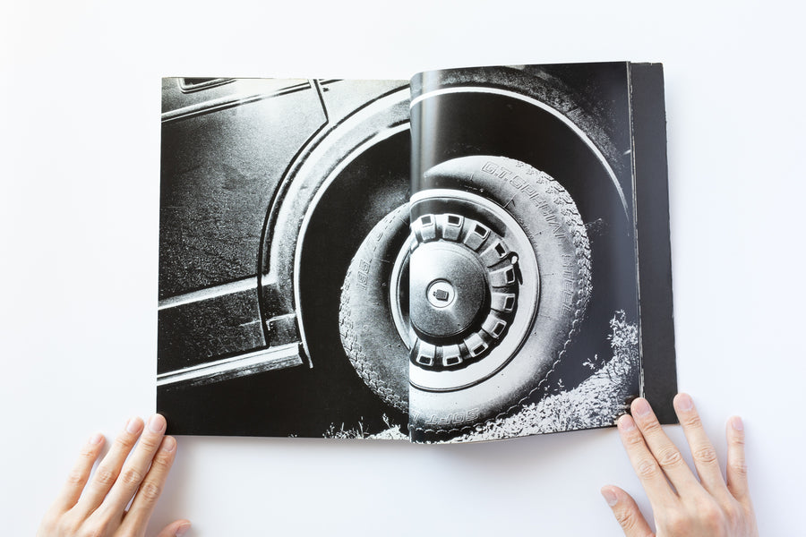 光と影 by 森山大道 – IACK