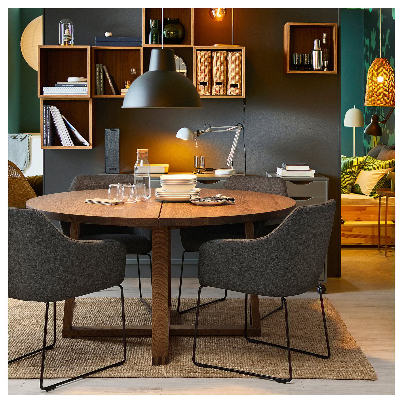 TOSSBERG トッスベルグ チェア, メタル ブラック/グンナレド