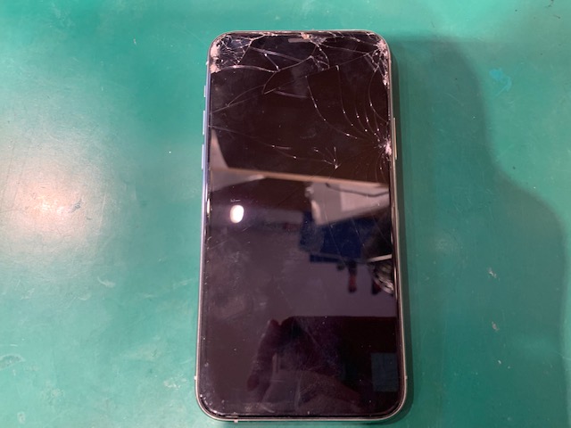 iPhone12miniの画面交換修理を承りました。 | iPhone修理アイサポ 修理事例