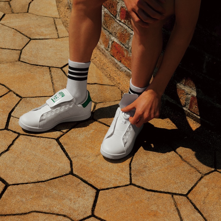 スタン・スミス本人も愛用する一足。機能的でミニマルなスタンスミス