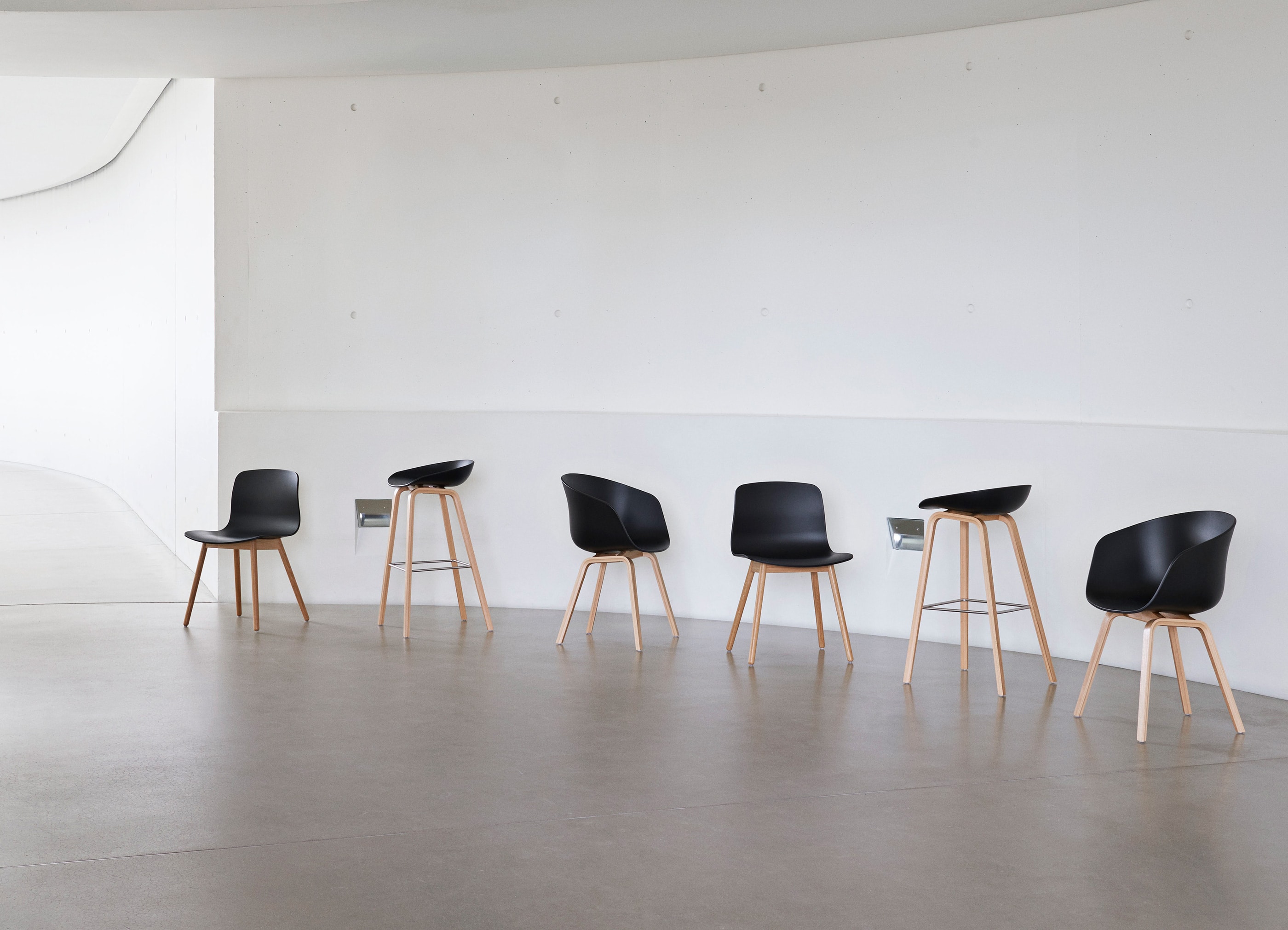 AAS 32 2.0 HIGH / BLACK FOOTREST / H75 - スツール | 【公式】HAY