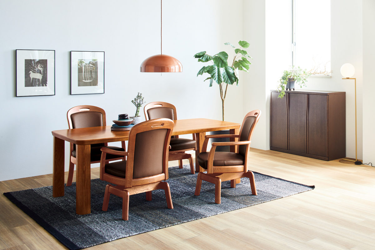 シリーズ累計30万脚を超えるロングセラー｜No.1800ダイニングチェア