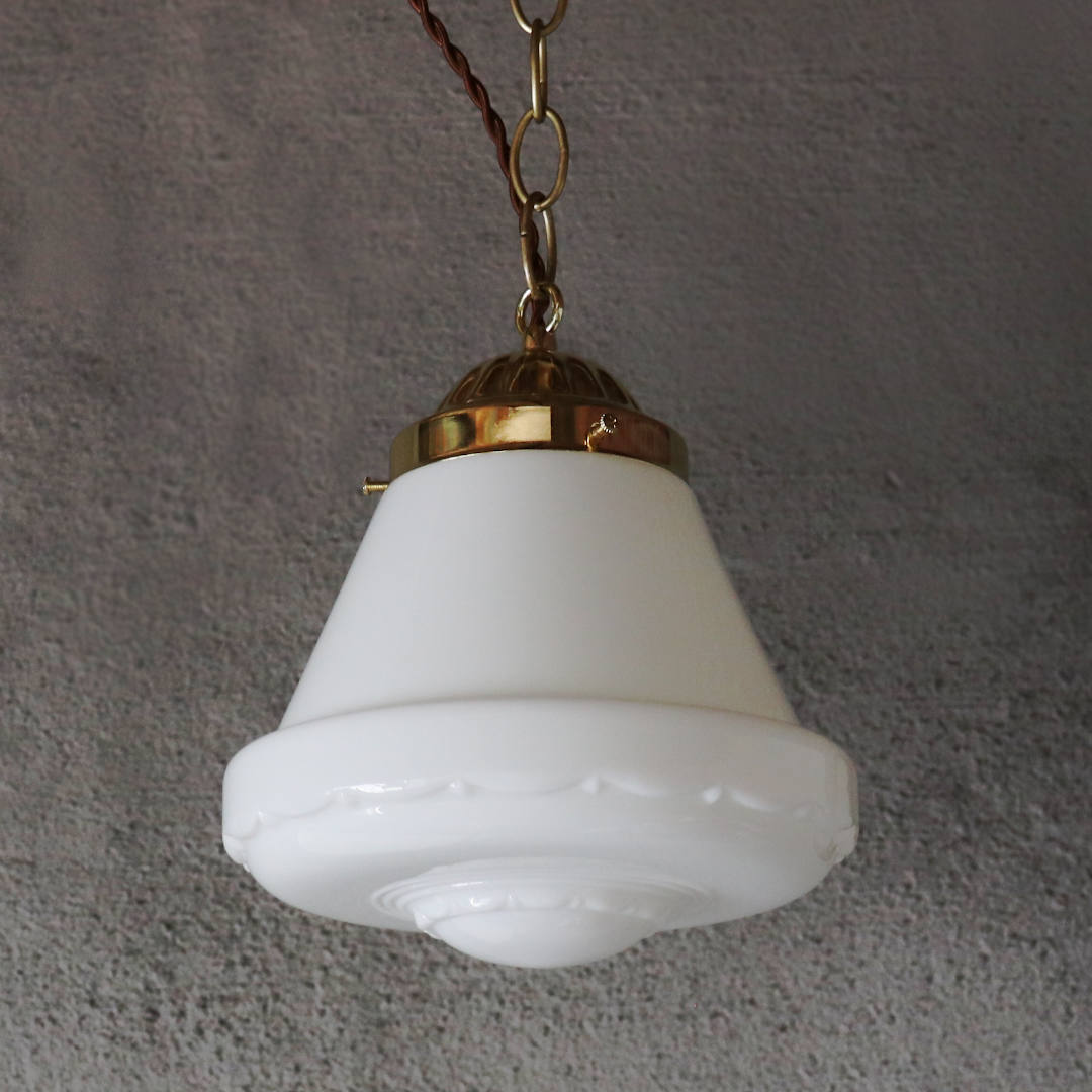 USAヴィンテージミルクガラス製円錐型ハンギングランプ・ペンダント