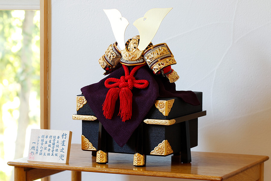 コンパクトな五月人形のひととえ｜竹雀之兜｜8号