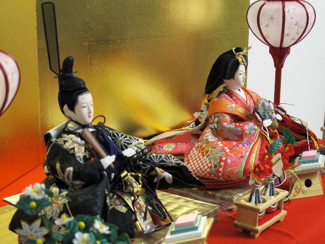 赤と黒の友禅染雛金屏風桐箱親王飾りの通販～選ばれるお店の雛人形