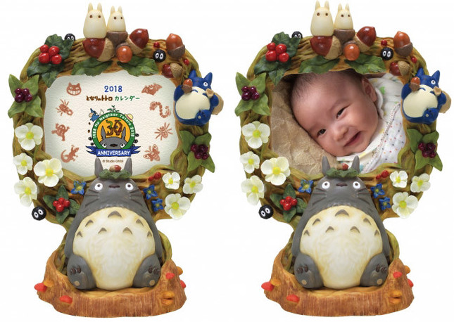 となりのトトロ」公開30周年 「大トトロ」が座る立体カレンダー