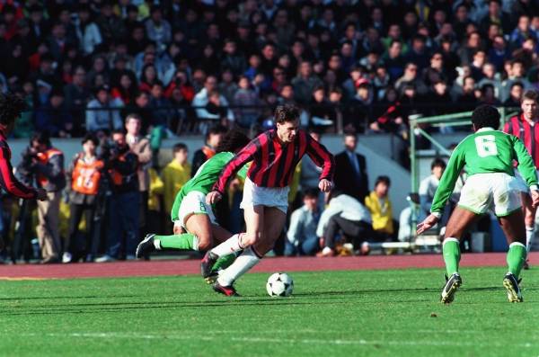 ◎ファンバステン（ACミ…：クラブ世界一決定戦 国立で輝いた名選手