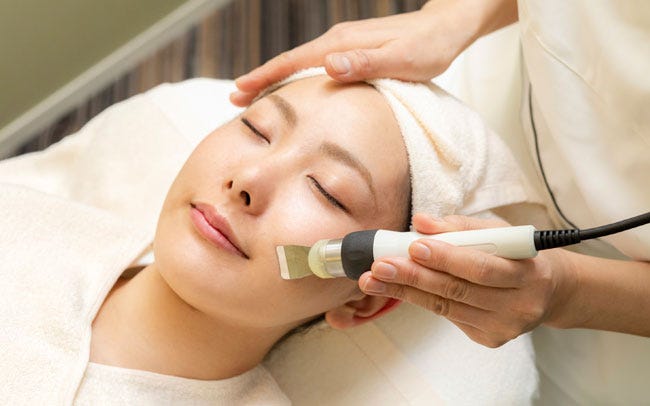 プロが解説】2大「毛穴洗浄」メニュー｜毛穴吸引＆超音波洗浄で毛穴の