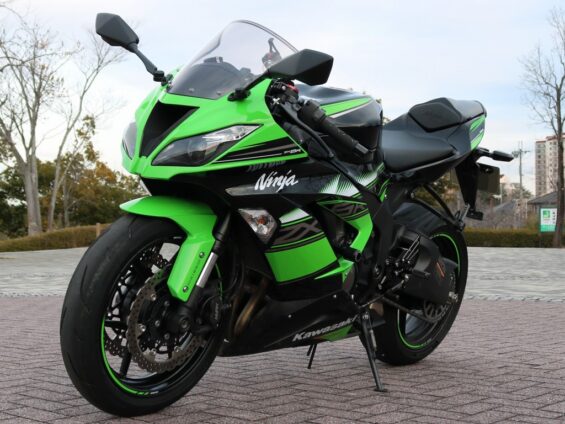 ZX-6R バックステップ、ハイスロットル取付 | カスタム | MotoShop